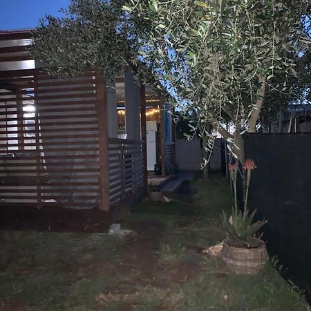 Large Camper In The Olive Grove Hotel Banjole Ngoại thất bức ảnh