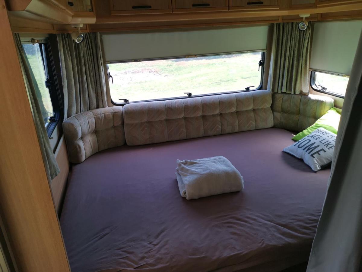 Large Camper In The Olive Grove Hotel Banjole Ngoại thất bức ảnh